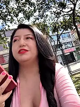 Melyy Edii online show from May 27, 2026, 7:22 pm