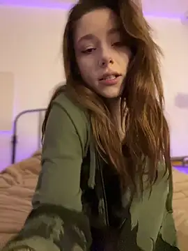 Mary Leaf online show from February 6, 2025, 12:22 am