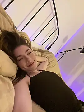 Mary Leaf online show from February 11, 2025, 2:46 am