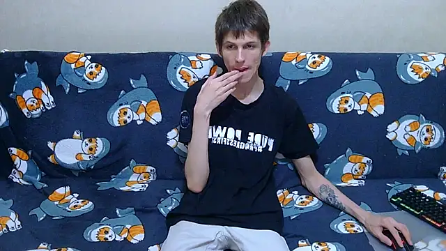 Lester Broo online show from August 6, 2026, 3:52 am