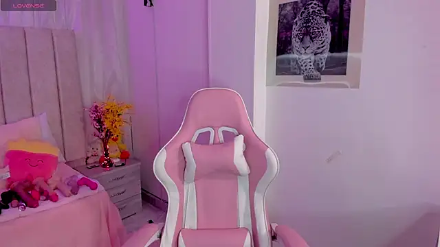 tamy xoo online show from February 12, 2025, 8:18 pm