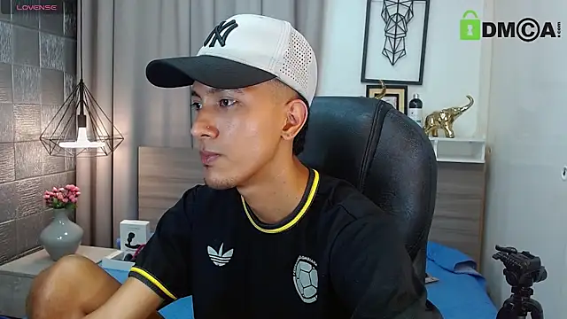 HarolddXL online show from April 15, 2026, 7:58 pm