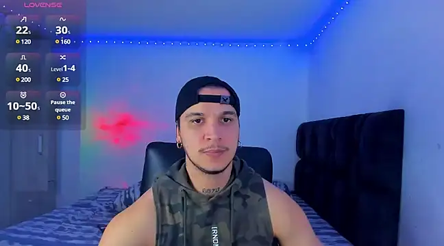 Snapshot of austinoficial chatting on February 1, 2025, 10:23 pm austinoficial online show from February 1, 2025, 10:23 pm