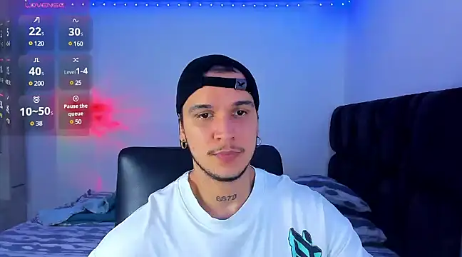 Snapshot of austinoficial chatting on February 5, 2025, 11:39 pm austinoficial online show from February 5, 2025, 11:39 pm