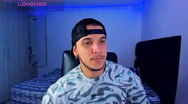 Snapshot of austinoficial chatting on February 7, 2025, 9:37 pm austinoficial online show from February 7, 2025, 9:37 pm