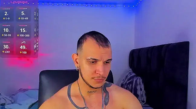 Snapshot of austinoficial chatting on February 12, 2025, 11:30 pm austinoficial online show from February 12, 2025, 11:30 pm