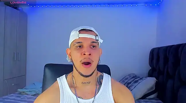Snapshot of austinoficial chatting on February 13, 2025, 9:17 pm austinoficial online show from February 13, 2025, 9:17 pm