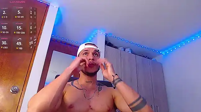 Snapshot of austinoficial chatting on February 25, 2025, 6:36 am austinoficial online show from February 25, 2025, 6:36 am