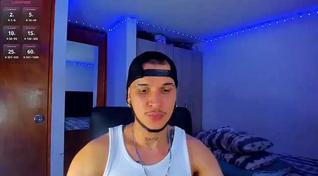 Snapshot of austinoficial chatting on March 11, 2025, 4:10 am austinoficial online show from March 11, 2025, 4:10 am