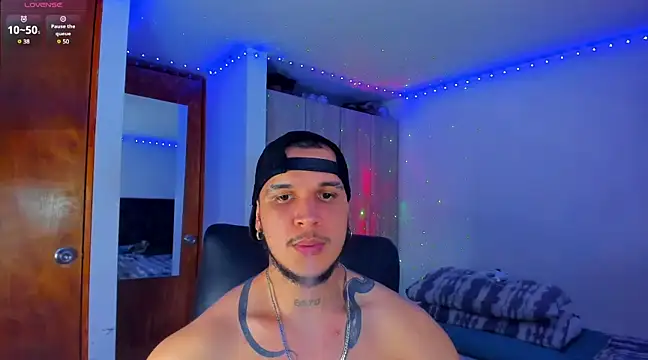 Snapshot of austinoficial chatting on March 21, 2025, 8:39 am austinoficial online show from March 21, 2025, 8:39 am