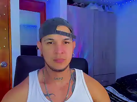 Snapshot of austinoficial chatting on September 11, 2025, 9:04 pm austinoficial online show from September 11, 2025, 9:04 pm