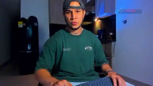 austinoficial online show from April 20, 2026, 12:46 am