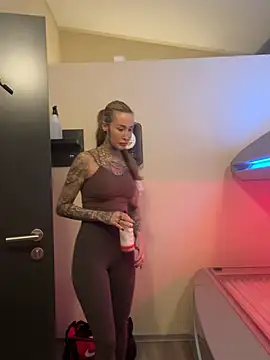 Black sweet Rose online show from January 15, 2026, 4:22 pm