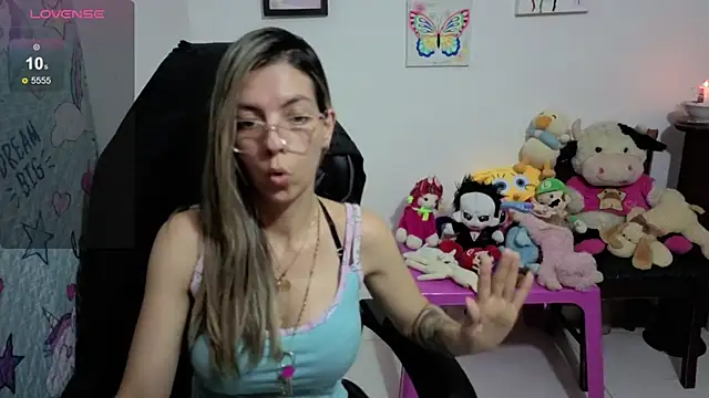 Snapshot of Princezzlove3 chatting on September 17, 2025, 11:39 pm Princezzlove3 online show from September 17, 2025, 11:39 pm