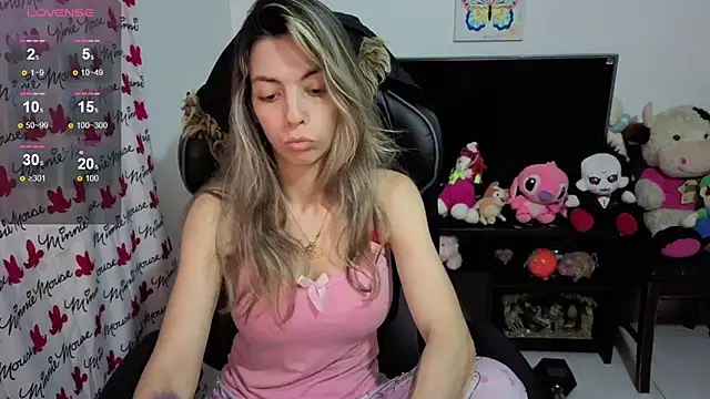 Snapshot of Princezzlove3 chatting on October 5, 2025, 4:05 pm Princezzlove3 online show from October 5, 2025, 4:05 pm