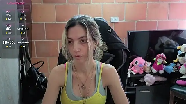 Snapshot of Princezzlove3 chatting on October 7, 2025, 5:43 pm Princezzlove3 online show from October 7, 2025, 5:43 pm