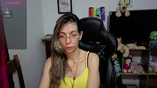 Snapshot of Princezzlove3 chatting on October 25, 2025, 10:26 pm Princezzlove3 online show from October 25, 2025, 10:26 pm