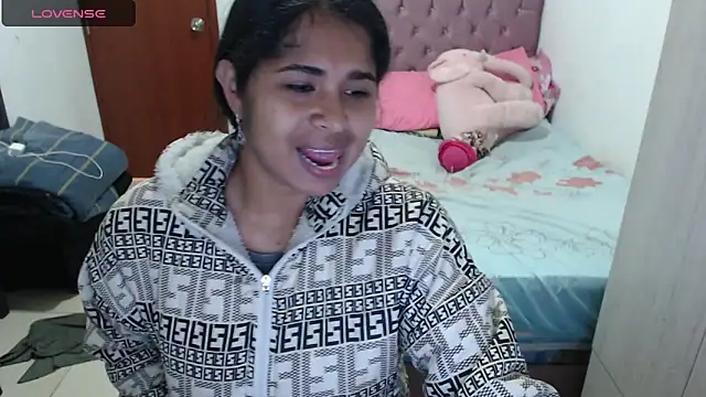 Snapshot of july-feria chatting on October 15, 2025, 7:03 pm july-feria online show from October 15, 2025, 7:03 pm