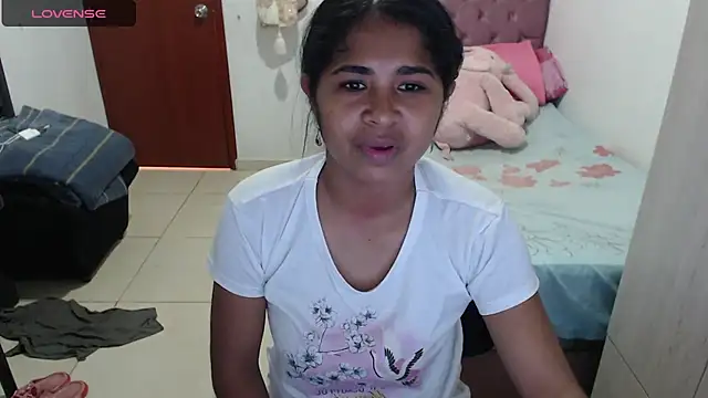 Snapshot of july-feria chatting on October 16, 2025, 5:25 pm july-feria online show from October 16, 2025, 5:25 pm