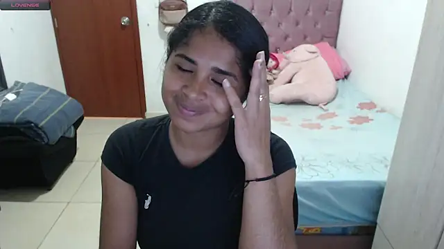 Snapshot of july-feria chatting on October 27, 2025, 7:18 pm july-feria online show from October 27, 2025, 7:18 pm