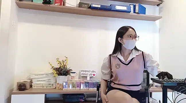 Snapshot of Lush-Office chatting on February 18, 2025, 7:54 am Lush-Office online show from February 18, 2025, 7:54 am