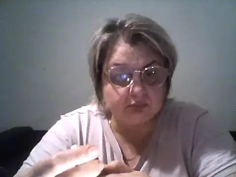 Snapshot of AngelSky4533 chatting on March 14, 2025, 9:43 pm AngelSky4533 online show from March 14, 2025, 9:43 pm
