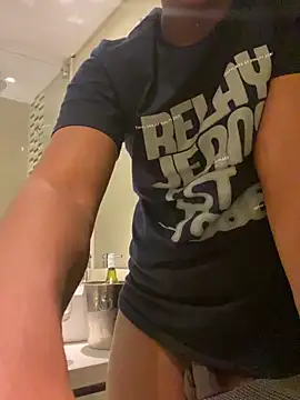 snotLoud online show from February 23, 2025, 2:14 pm