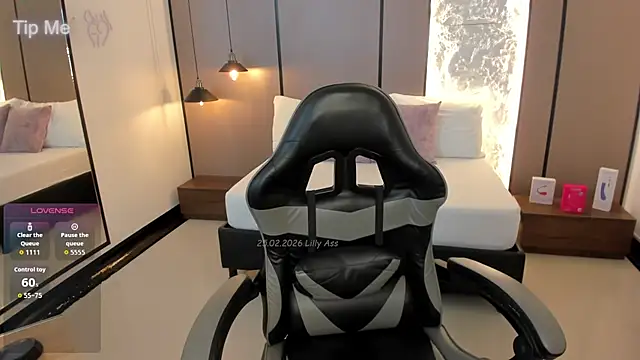 lilly ass  online show from February 25, 2026, 12:48 pm