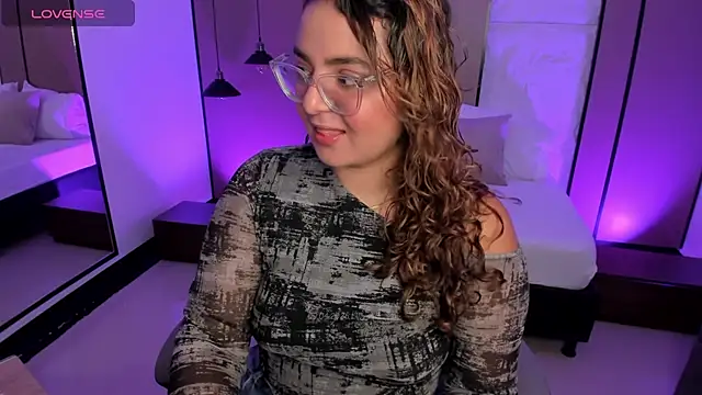 lilly ass  online show from April 9, 2026, 12:43 pm