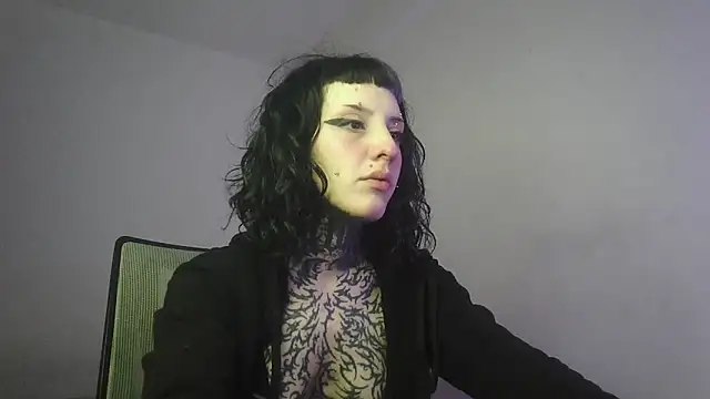 Snapshot of bad_doll_bb chatting on September 10, 2025, 4:12 am bad doll bb online show from September 10, 2025, 4:12 am