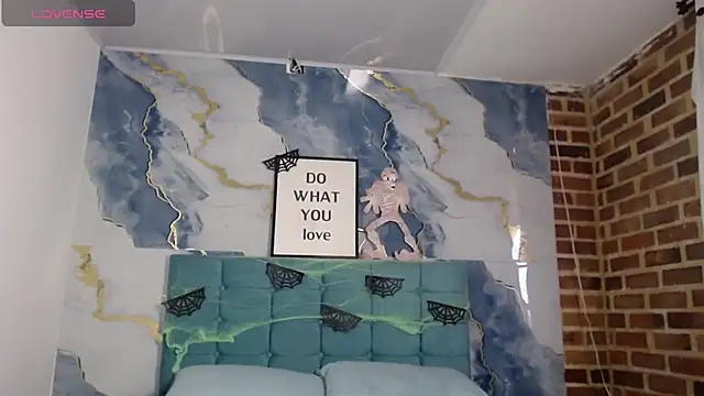 esmeralda-bk online show from October 30, 2025, 7:36 pm