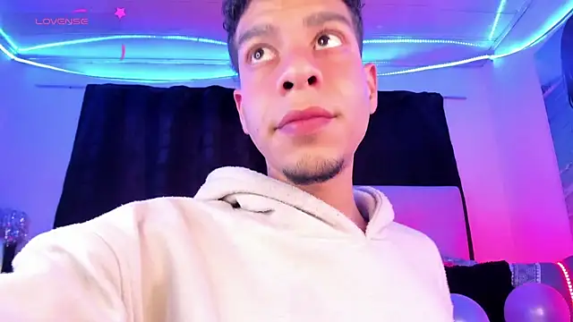 Ethan Boyy online show from March 3, 2026, 6:14 pm