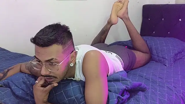 Snapshot of eros-0001 chatting on January 19, 2025, 7:58 pm eros-0001 online show from January 19, 2025, 7:58 pm