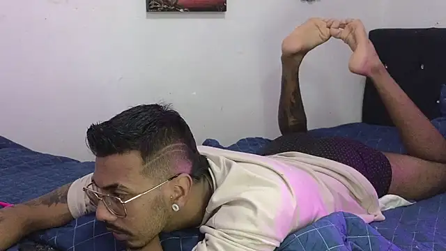 Snapshot of eros-0001 chatting on January 20, 2025, 6:42 am eros-0001 online show from January 20, 2025, 6:42 am