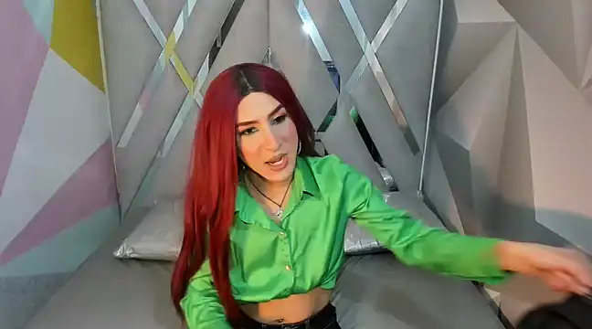 Snapshot of Georgina_Giio chatting on March 13, 2025, 1:32 am Georgina Giio online show from March 13, 2025, 1:32 am