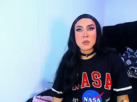 Georgina Giio online show from November 5, 2025, 2:22 am