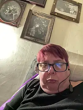 Snapshot of KittysUsedPantys chatting on January 15, 2025, 4:25 am KittysUsedPantys online show from January 15, 2025, 4:25 am