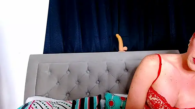 sweethoneytsx online show from September 19, 2025, 9:59 pm