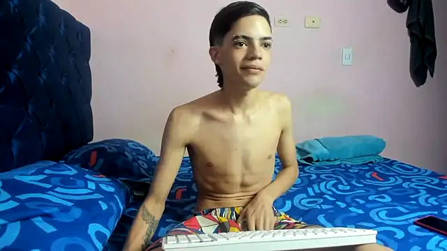 Snapshot of Latinos_2001 chatting on March 5, 2026, 11:50 am Latinos 2001 online show from March 5, 2026, 11:50 am