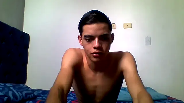 Latinos 2001 online show from May 27, 2026, 4:26 pm
