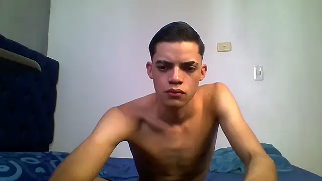 Latinos 2001 online show from June 13, 2026, 6:39 pm