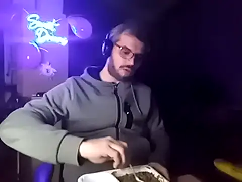 stary-w-kalesonach online show from February 14, 2025, 7:23 pm