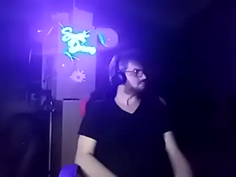 stary-w-kalesonach online show from February 15, 2025, 4:36 am