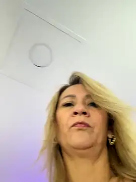 Snapshot of AtheneaRusell chatting on September 25, 2025, 8:34 pm AtheneaRusell online show from September 25, 2025, 8:34 pm