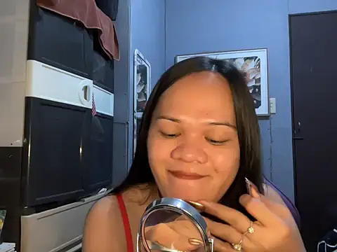 SophiaCourthaway online show from December 2, 2025, 8:04 pm