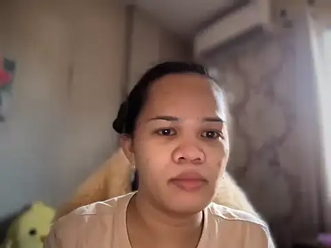 SophiaCourthaway online show from April 29, 2026, 3:10 am