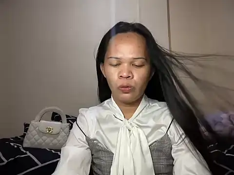 Snapshot of SophiaCourthaway chatting on June 26, 2026, 1:48 pm SophiaCourthaway online show from June 26, 2026, 1:48 pm
