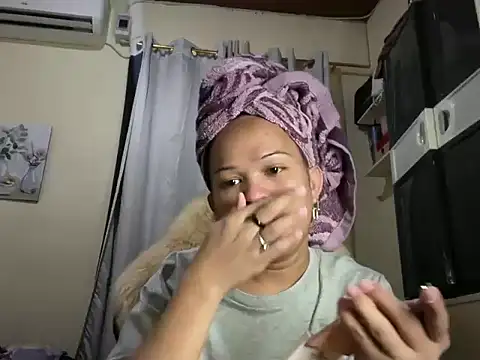 Snapshot of SophiaCourthaway chatting on July 3, 2026, 4:41 am SophiaCourthaway online show from July 3, 2026, 4:41 am