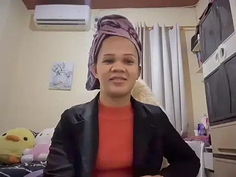 Snapshot of SophiaCourthaway chatting on July 4, 2026, 10:43 am SophiaCourthaway online show from July 4, 2026, 10:43 am