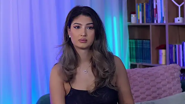 Snapshot of SarahPeach8 chatting on October 30, 2025, 10:16 am SarahPeach8 online show from October 30, 2025, 10:16 am